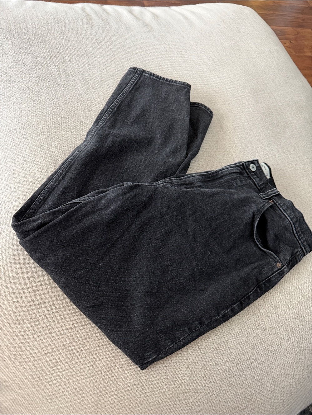 Women’s Black Jeans - Classic Straight Fit Abercrombie & Fitch size 32